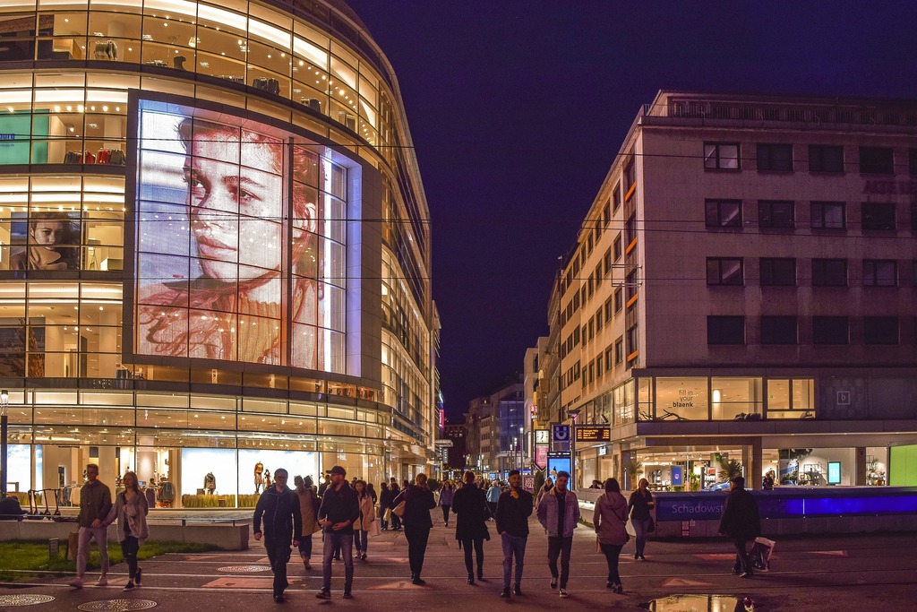 Lonas publicitarias con iluminación